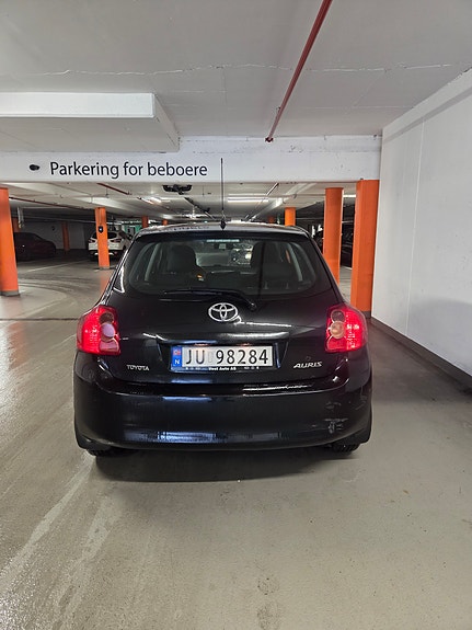 Toyota Auris 2 of 11