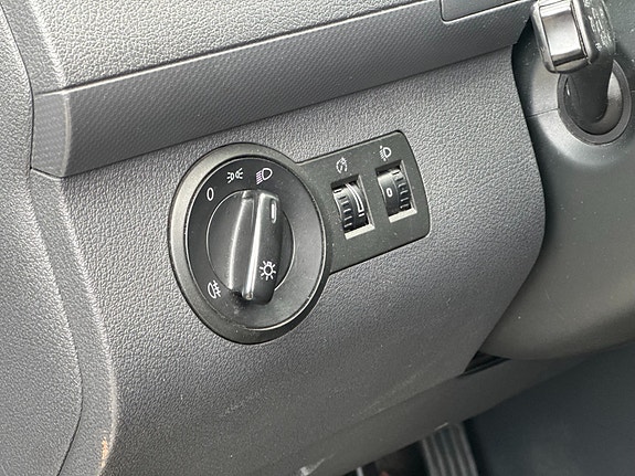 Volkswagen Caddy 18 of 28