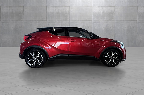 Toyota C-HR 6 of 28