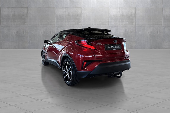 Toyota C-HR 3 of 28
