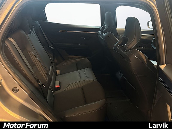 Renault Scenic E-Tech 13 of 24