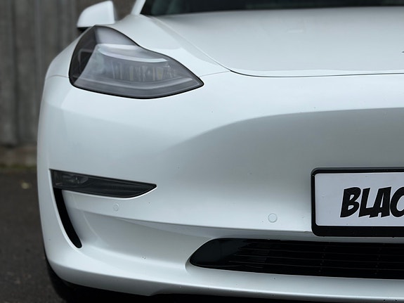 Tesla Model 3 4 of 28