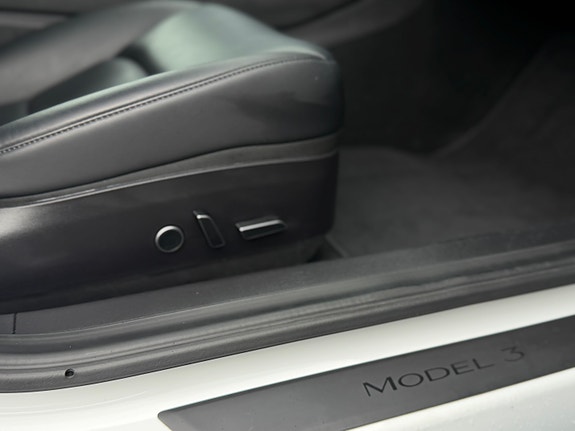Tesla Model 3 20 of 28
