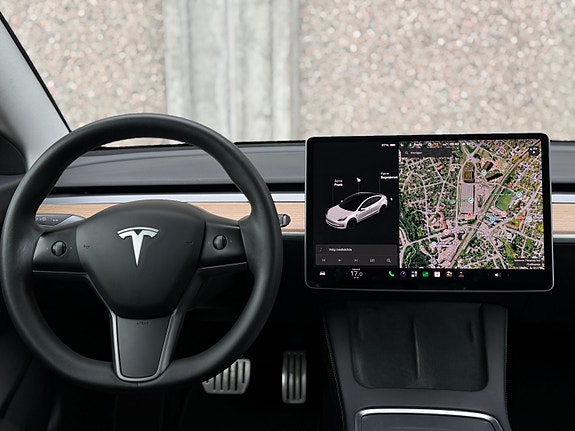 Tesla Model 3 17 of 28