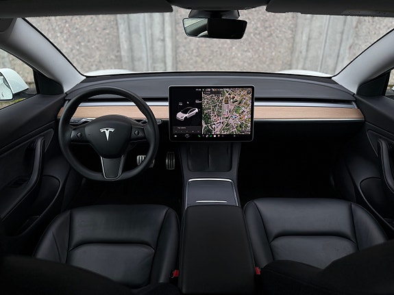Tesla Model 3 15 of 28