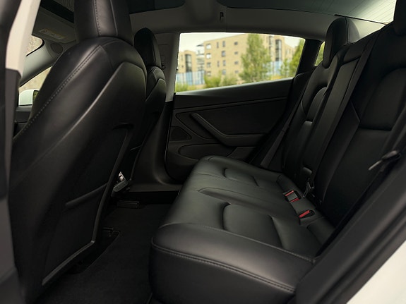 Tesla Model 3 14 of 28