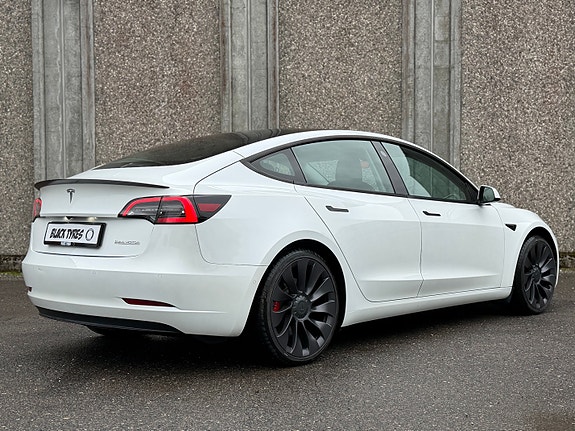 Tesla Model 3 9 of 28