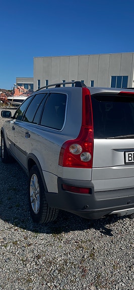 Volvo XC90 18 of 25