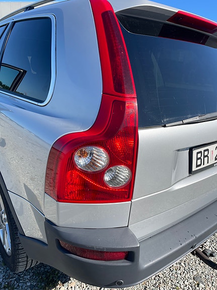 Volvo XC90 11 of 25
