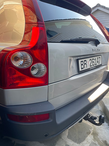 Volvo XC90 2 of 25