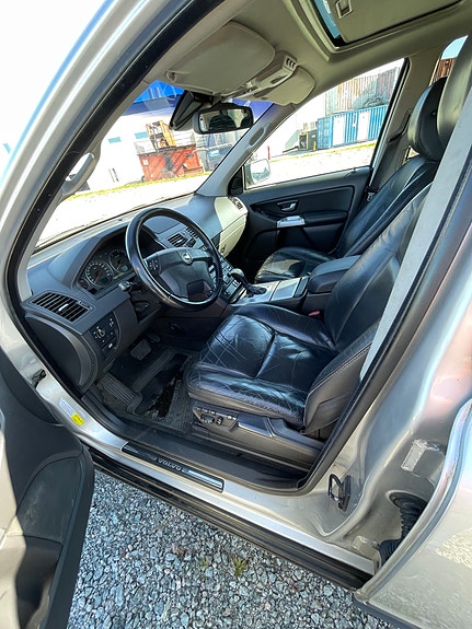 Volvo XC90 7 of 25