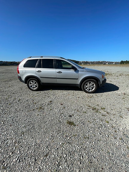 Volvo XC90 4 of 25