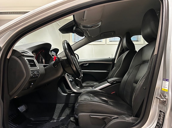 Volvo V70 10 of 30
