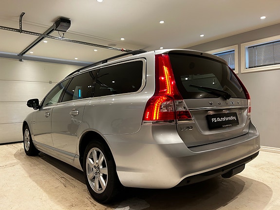 Volvo V70 8 of 30