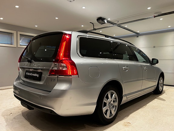 Volvo V70 6 of 30