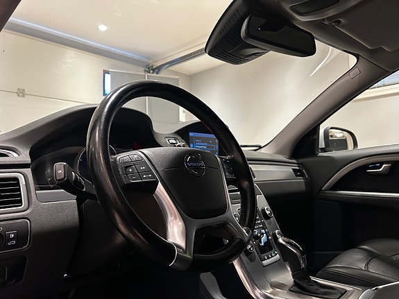 Volvo V70 12 of 30