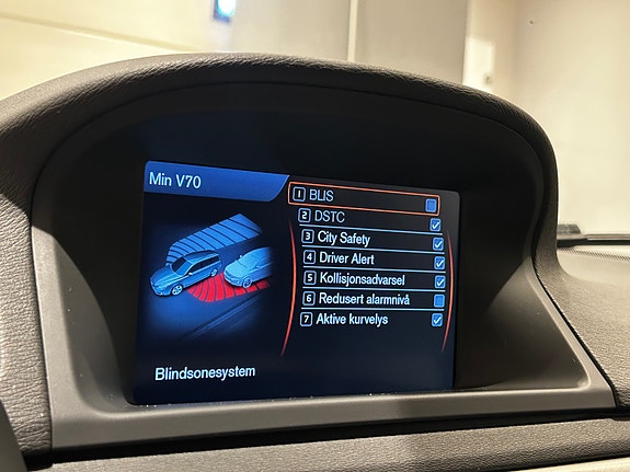 Volvo V70 19 of 30