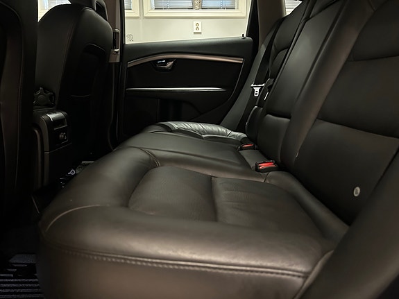 Volvo V70 23 of 30