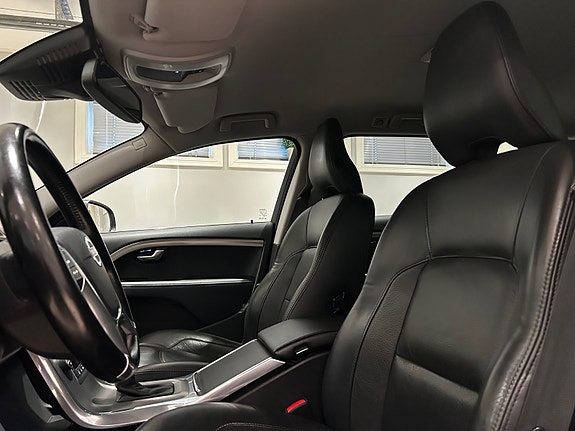 Volvo V70 11 of 30