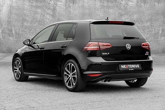 Volkswagen Golf VII 5 of 30