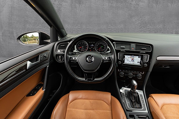 Volkswagen Golf VII 13 of 30