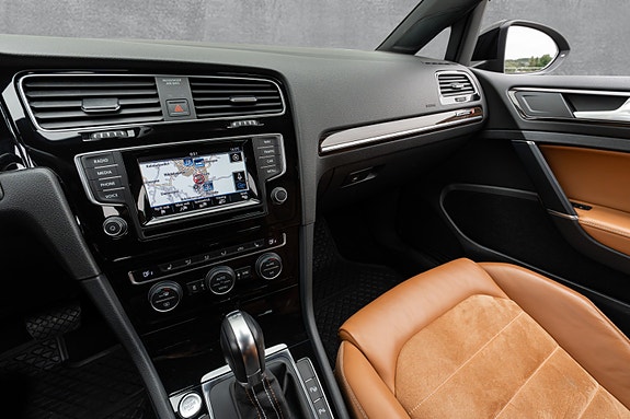 Volkswagen Golf VII 19 of 30