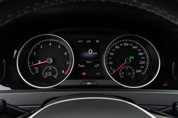 Volkswagen Golf VII 17 of 30