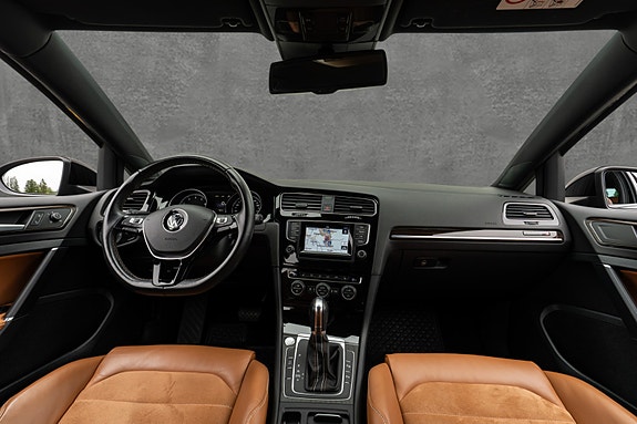 Volkswagen Golf VII 12 of 30