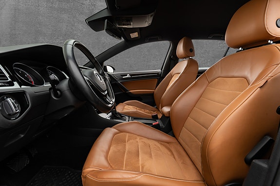 Volkswagen Golf VII 28 of 30