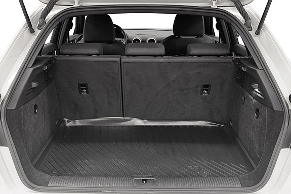 Audi A3 4 of 12