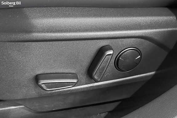 Ford Mustang Mach-E 24 of 30