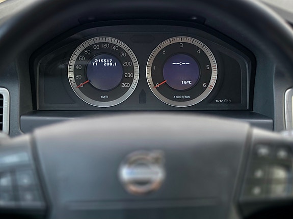 Volvo XC70 10 of 24