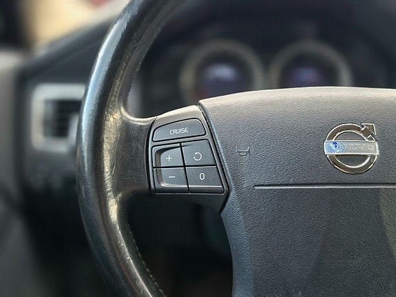 Volvo XC70 11 of 24