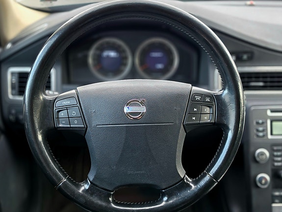 Volvo XC70 9 of 24