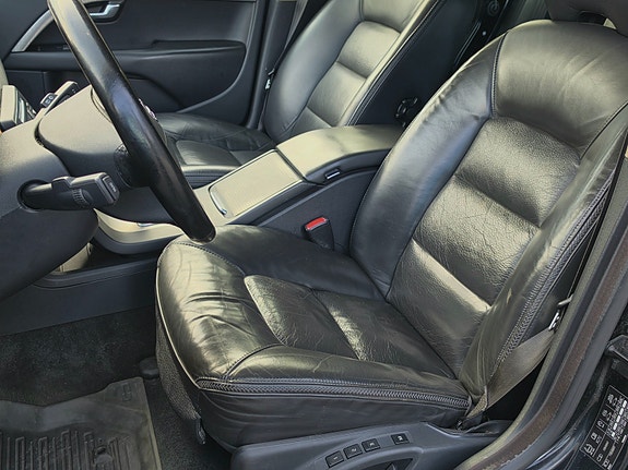 Volvo XC70 8 of 24
