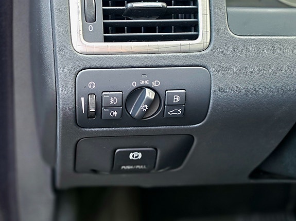 Volvo XC70 18 of 24