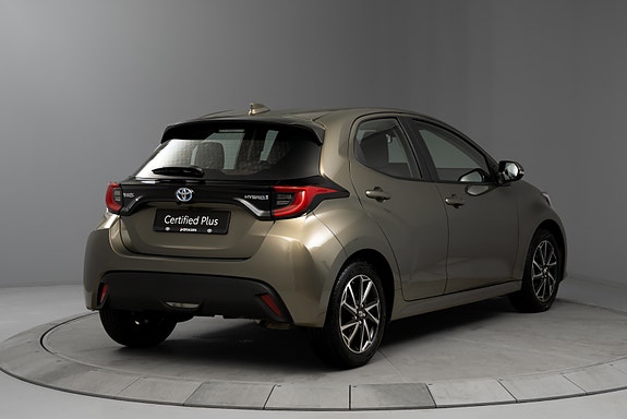 Toyota Yaris 4 of 30