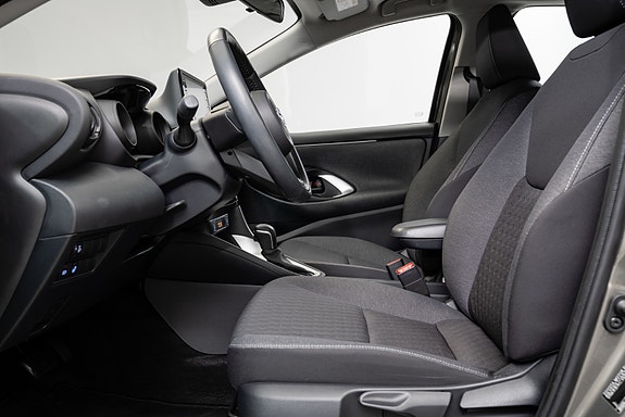 Toyota Yaris 15 of 30