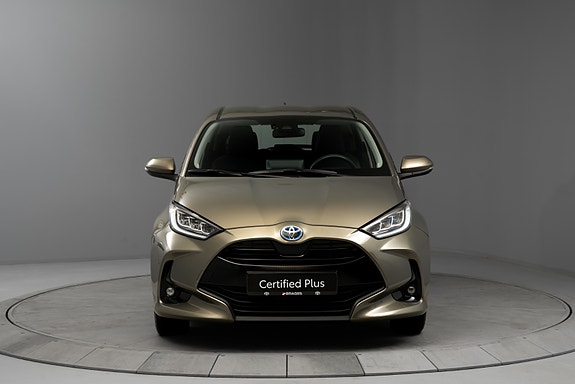 Toyota Yaris 6 of 30