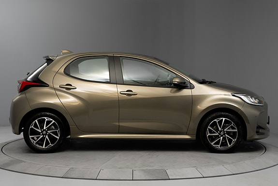 Toyota Yaris 5 of 30