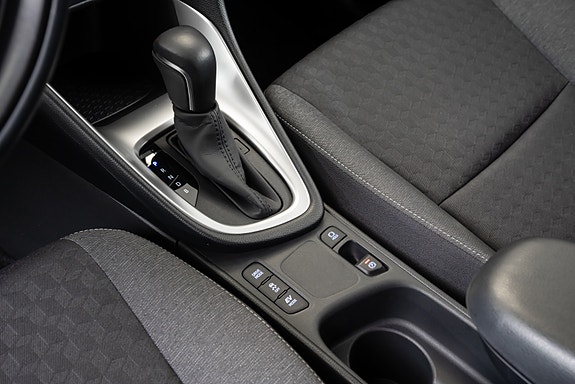Toyota Yaris 14 of 30