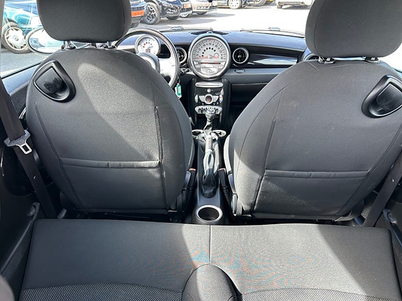 MINI Cooper 21 of 29