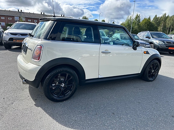 MINI Cooper 19 of 29