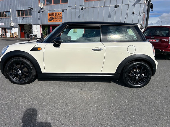 MINI Cooper 13 of 29