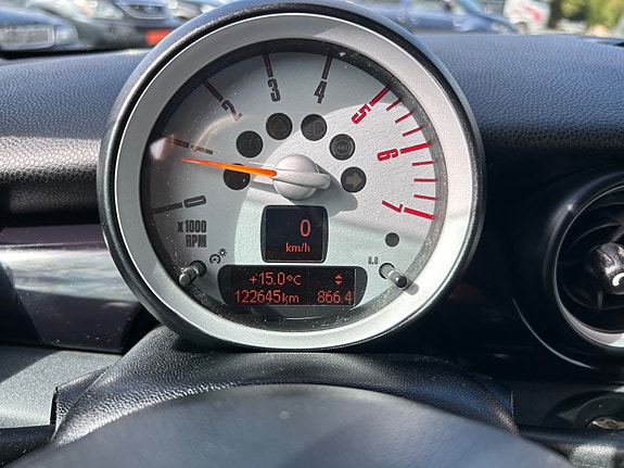 MINI Cooper 27 of 29