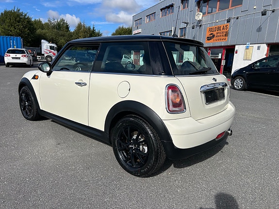 MINI Cooper 15 of 29