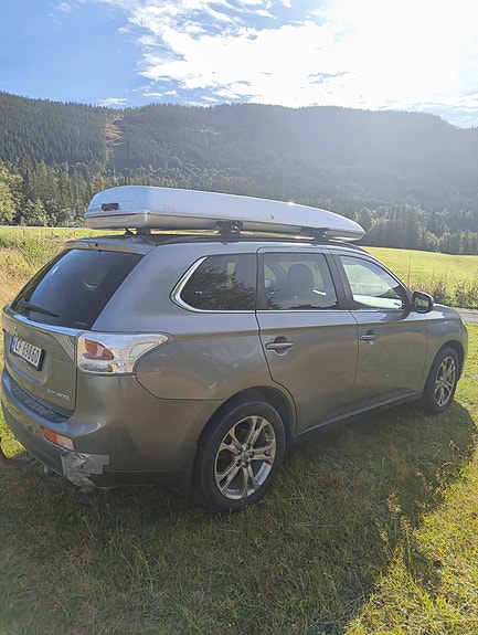 Mitsubishi Outlander 2 of 9