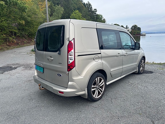 Ford Transit Connect 5 of 8