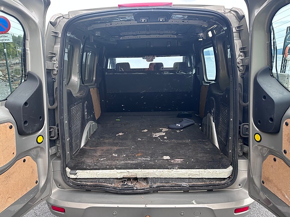 Ford Transit Connect 3 of 8