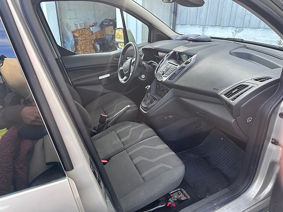 Ford Transit Connect 7 of 8